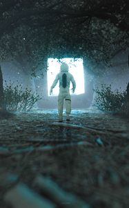 Preview wallpaper astronaut, silhouette, glow, light, portal, 3d