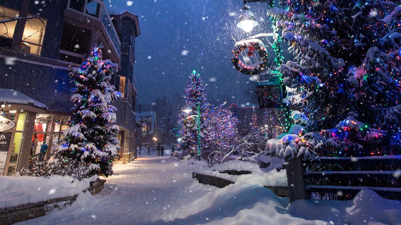 Wallpaper christmas, new year, winter, street, snowfall, mood