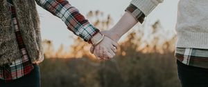 Preview wallpaper couple, hands, tenderness