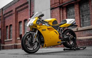 Preview wallpaper ducati 748, ducati, motorcycle, bike, yellow