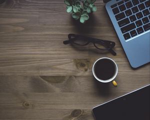 Preview wallpaper laptop, cup, glasses, plant