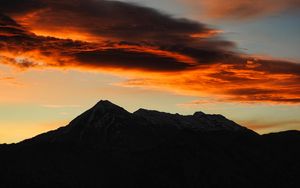 Preview wallpaper mountains, landscape, sky, evening, dark