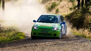 Preview wallpaper renault, car, green, rally, dust