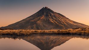 Preview wallpaper volcano, peak, reflection